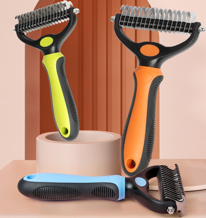 Professional Deshedding Tool for Dogs & Cats – Gentle, Efficient & Fur-Free Home